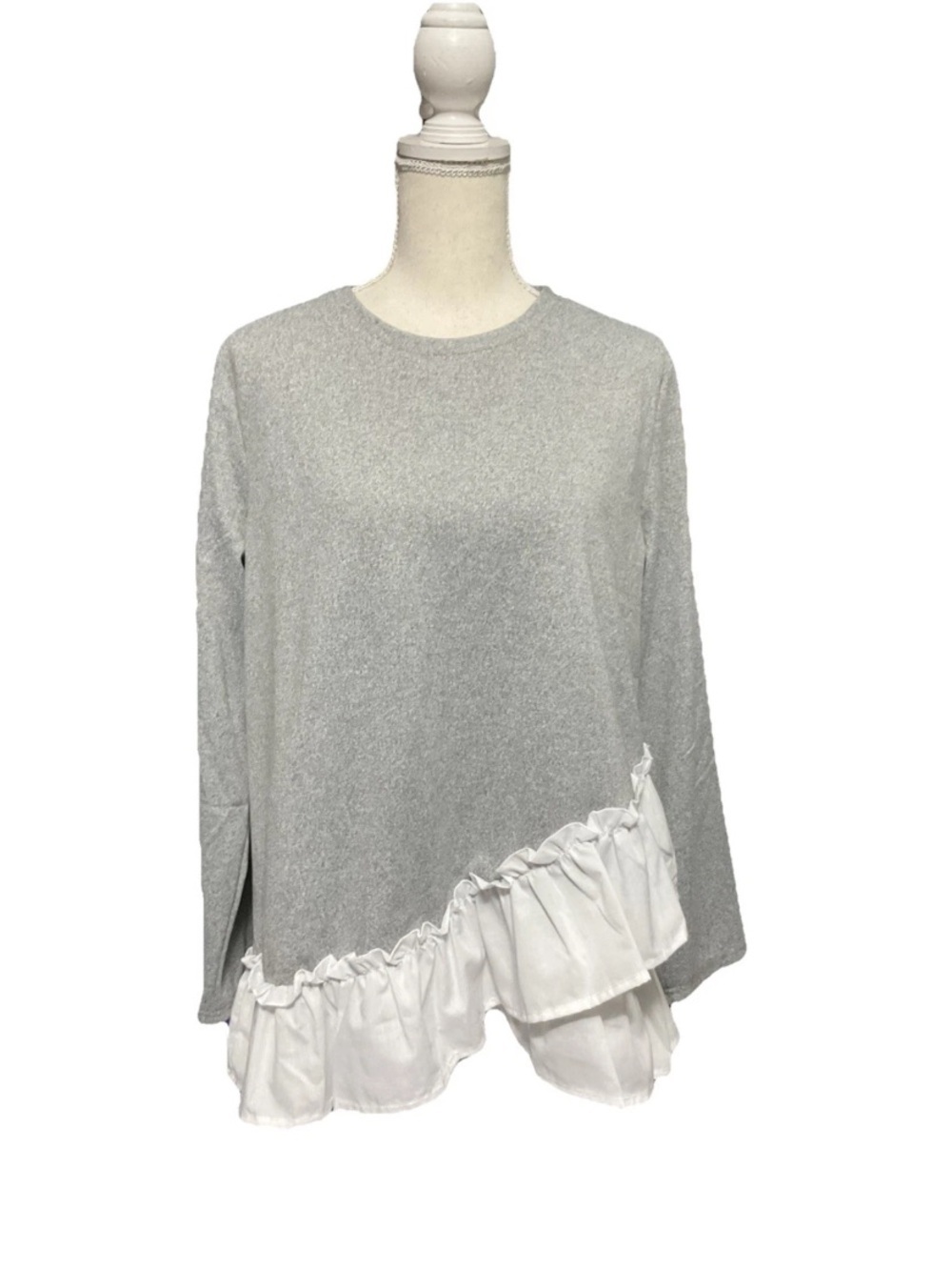 Robert Louis Heather Gray Long-Sleeve Top with White Ruffle Hem NWT Size 1x